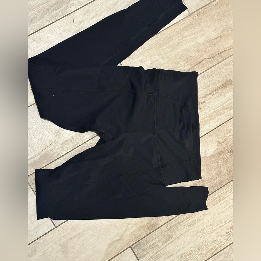 Lululemon size 6